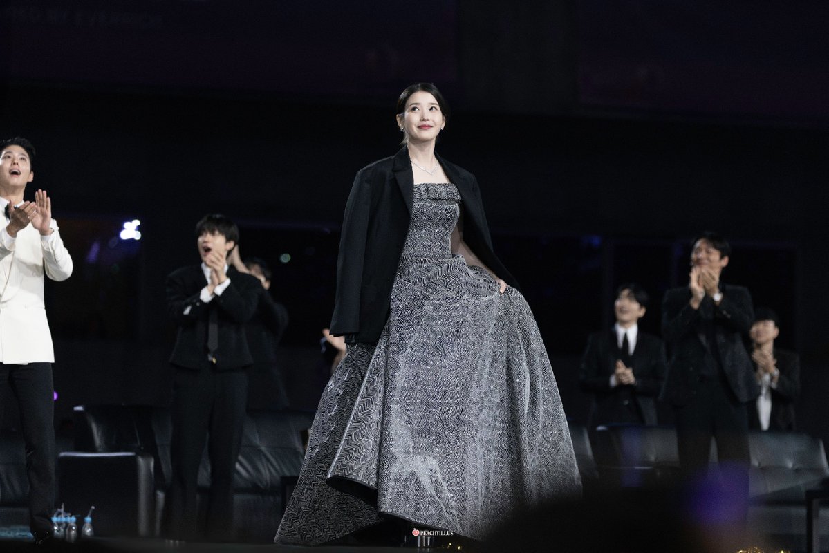 peachyillus_official tweet media