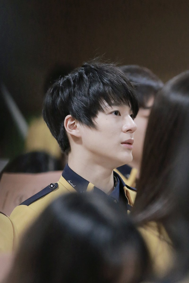 Serotinal tweet media