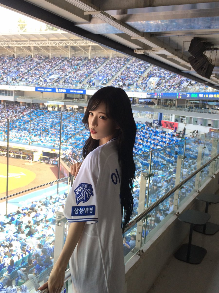 Dugi_417's tweet photo. 연하가 바라본 연상 https://t.co/gxkvQhyFfw