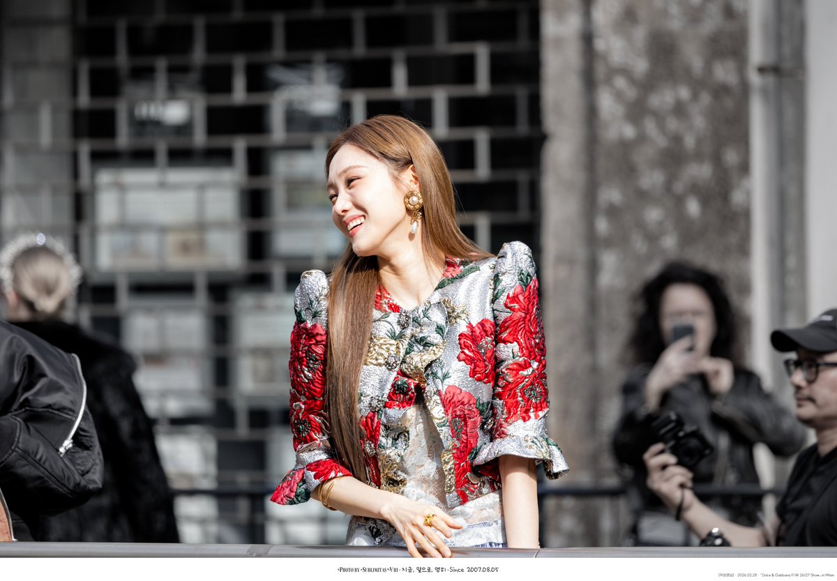 이성경 배우님 @ 돌체앤가바나 26/27 F/W 밀라노 패션위크
Lee Sung-Kyung @ Dolce&amp;Gabbana F/W 26/27 Fashion Show in Milan
live.staticflickr.com/65535/55178512…
live.staticflickr.com/65535/55179565…
#만우절 #AprilFoolsDay
