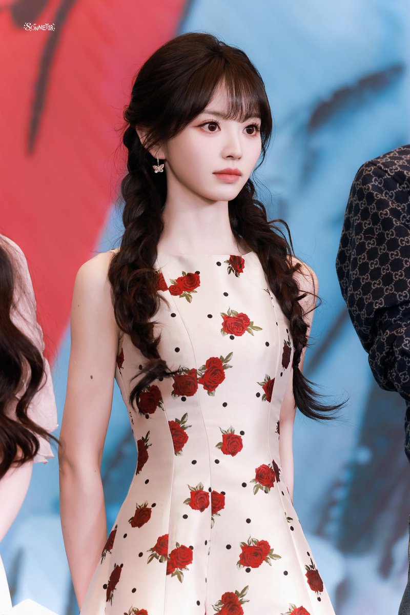 sonnet18_ tweet media