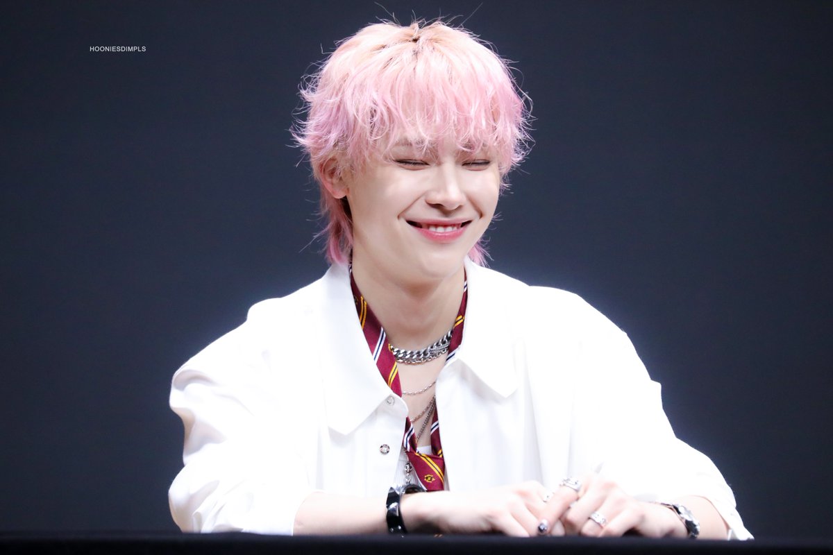 val ᡣ𐭩 tweet media