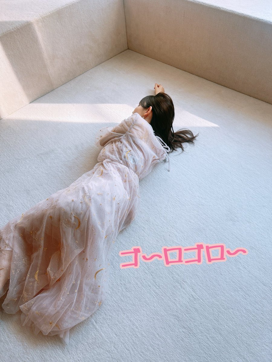 rumirumi_81pro's tweet photo. 今年のエイプリルフールはなんも準備できなかったので前にも使ったメイちゃん迷言ヘッダーと、綺麗な撮影の裏側を置いておきますね( ˘ω˘)笑
皆さん、楽しいエイプリルフールをお過ごしくださいね〜🌸✨ https://t.co/VmK0w7WipR