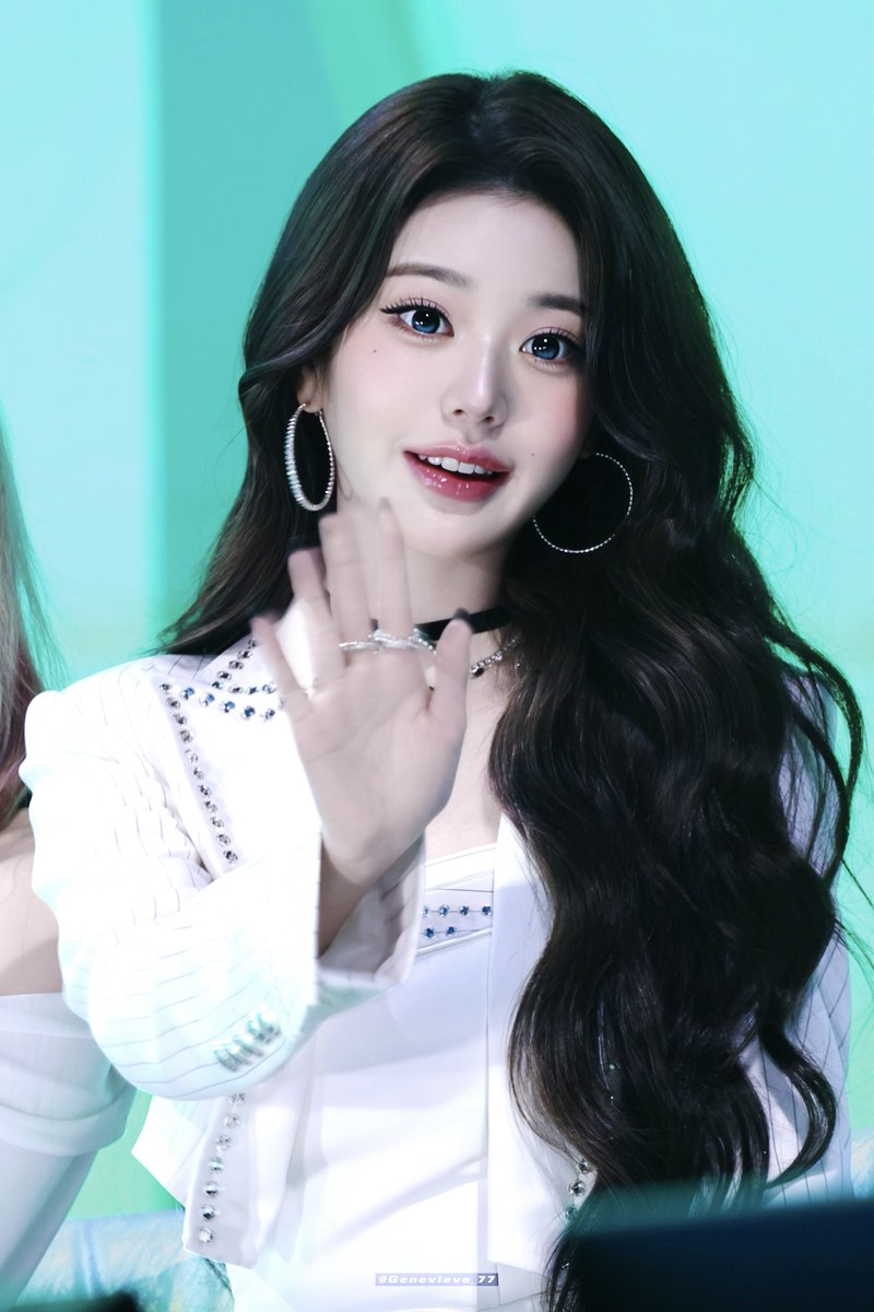 Genevieve_77 tweet media