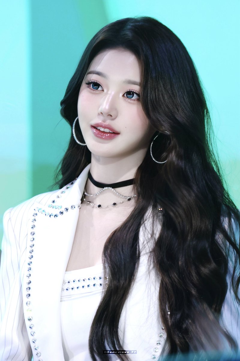 Genevieve_77 tweet media