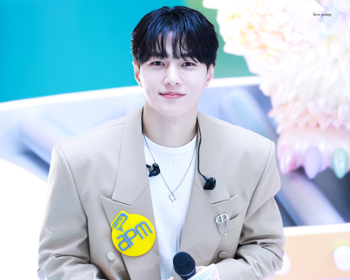 ๐ฅ๐จ๐ฏ๐ ๐ฉ๐จ๐ข๐ง๐ญโกโ tweet media