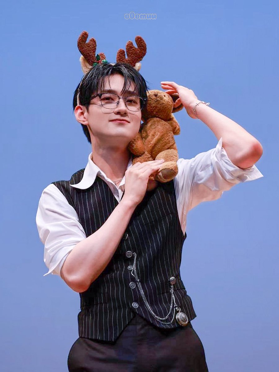 메이제이⁶¹⁷ tweet media