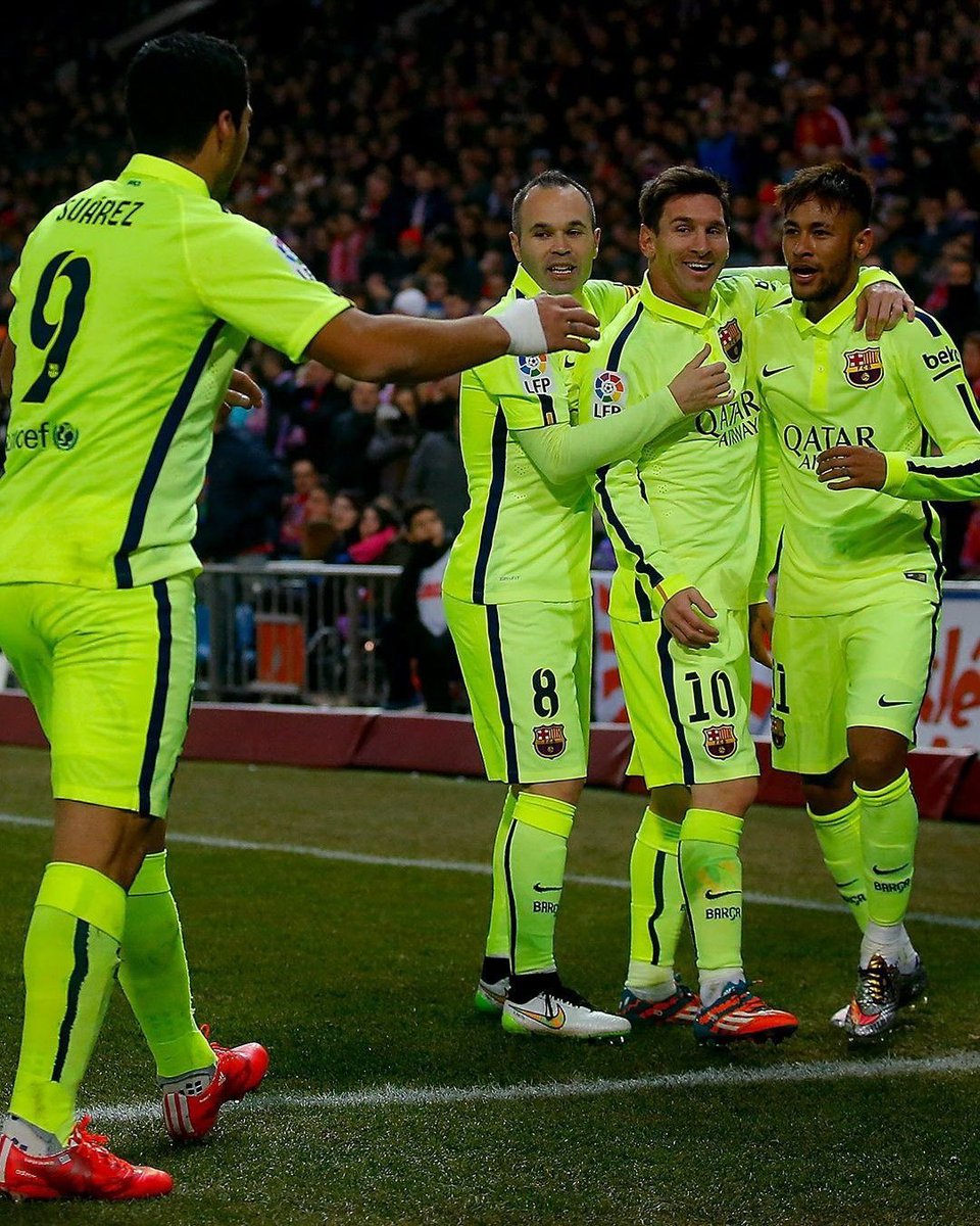 Football Pictures That Go Hard tweet media