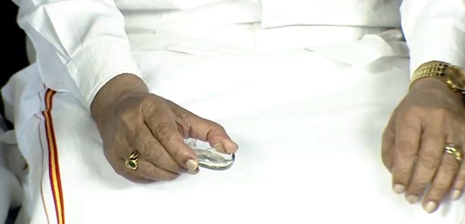 Dr. மனிதன் tweet media