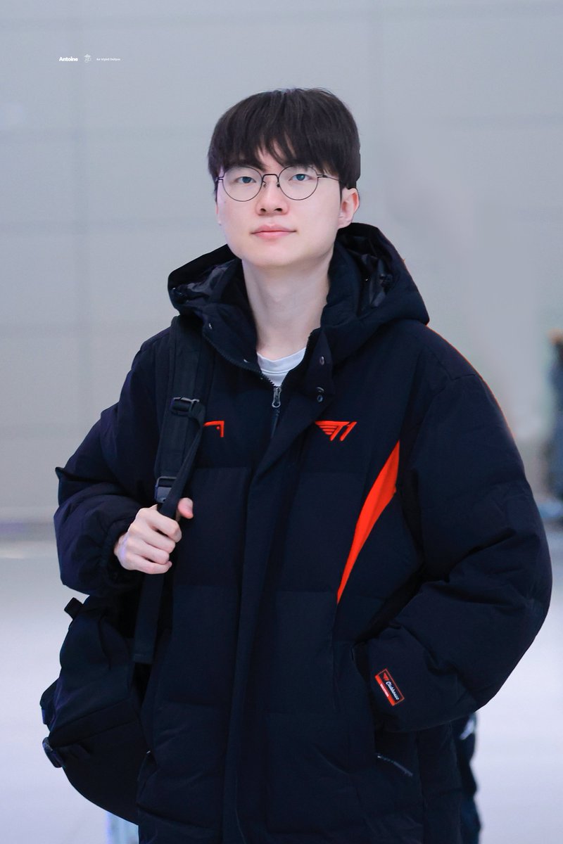 𝑨𝒏𝒕𝒐𝒊𝒏𝒆 tweet media