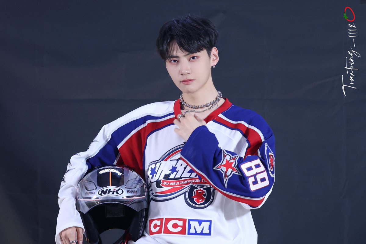 Tomatoing tweet media