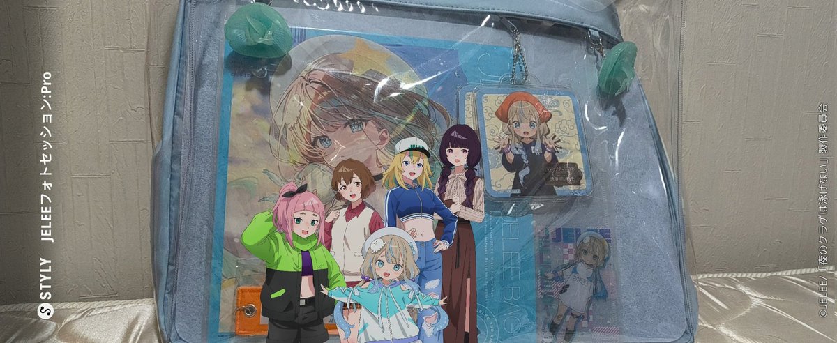 Ad03Yukkuri's tweet image. ついに終わったか・・・。0時前に起動してる間は撮影が出来たみたいだけど、閉じた後開いたら、この表示だけが残されてた。

コレが本当の最後の1枚として、JELEE達の笑顔でこの痛バと共に幕を閉じた。グッバイ世界。

#JELEE
#scapestory
#STYLY