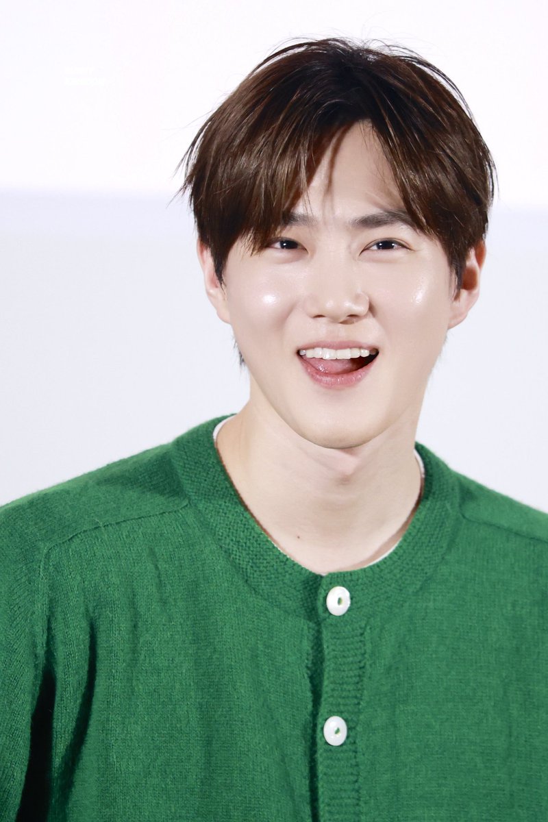 SUHO pixel tweet media