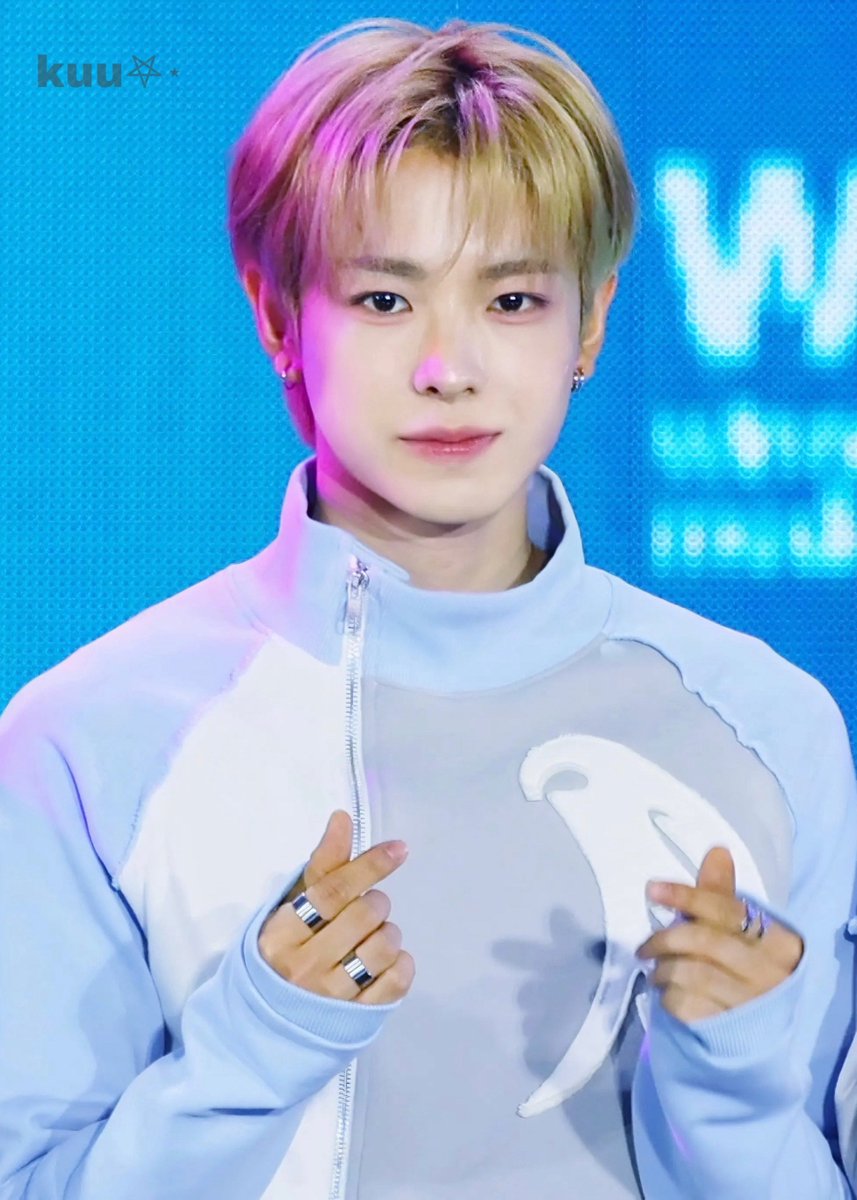 kuu 𖤐⋆ tweet media