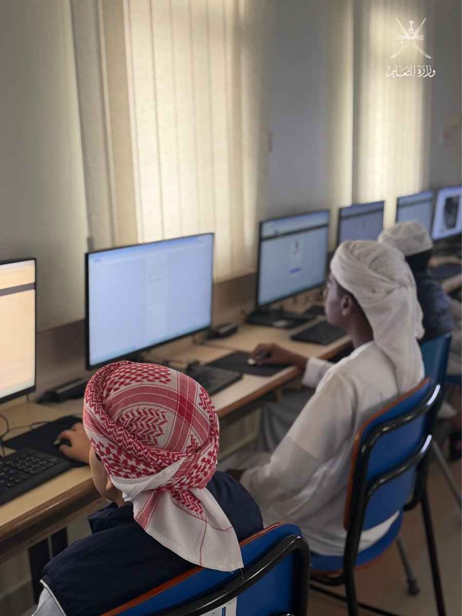 edugovbur7315's tweet photo. ضمن فعاليات  #أسبوع_الأمن_السيبراني_2026م
خلال الفترة (29 مارس إلى 2 أبريل) 2026م، 
جانب من مشاركة طلبة المدرسة في الورشة التدريبية الافتراضية لمسابقة الأمن السيبراني.
#ثقافة_سيبرانية_مستدامة_أجيال_رقمية_ممكنه
#تعلم_مستدام 
#تعليمية_البريمي https://t.co/Tjoa4eY3Y4