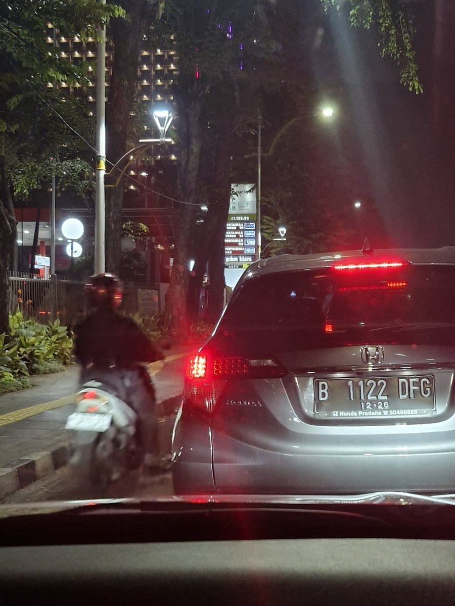 august 🌈 tweet media