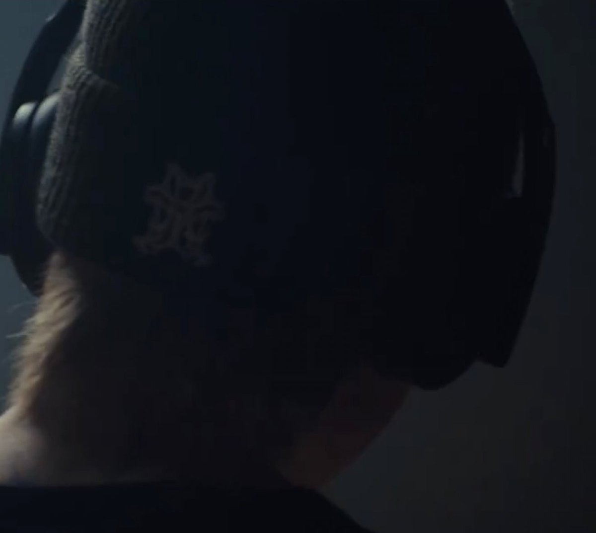 Zoe ⟭⟬⁷ 🌊 we SWIM forever 🌊💜💛 tweet media