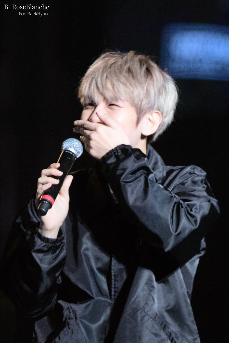 B_RoseBlanche's tweet photo. 151212 THE EXO'luXion 

#AprilFoolsDay #만우절 
#백현 #BAEKHYUN #ベッキョン
@B_hundred_Hyun https://t.co/4MLH2175Tq