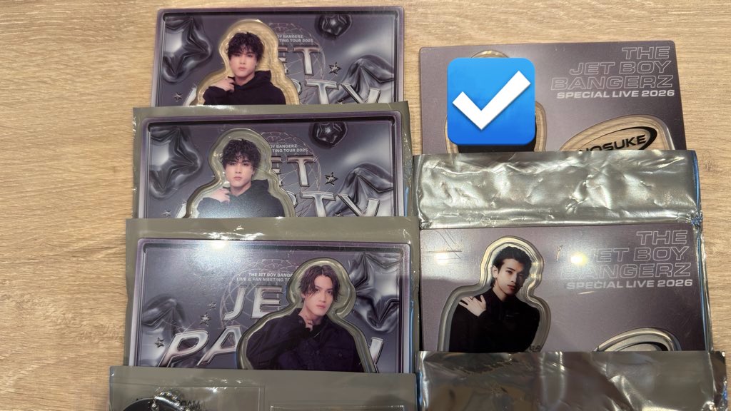 arigaTAKI2's tweet photo. THEJETBOYBANGERZ 交換
【譲】
＊アクスタ
SHIGETORA / AOI / KOTA

＊ステッカー
SHIGETORA / AOI / ミニフォトカフォルダー

＊缶バッチ
AOI / SHIGETORA / SHOW

＊アメコお札
マウス / ビーフ/ ヒツジ / ドラゴン

【求】
買取(定価以下可)

現地手渡し
4/21EXILE、4/24Dリーグ、JET BANGIN'
#TJBB https://t.co/nNU6XMuq95