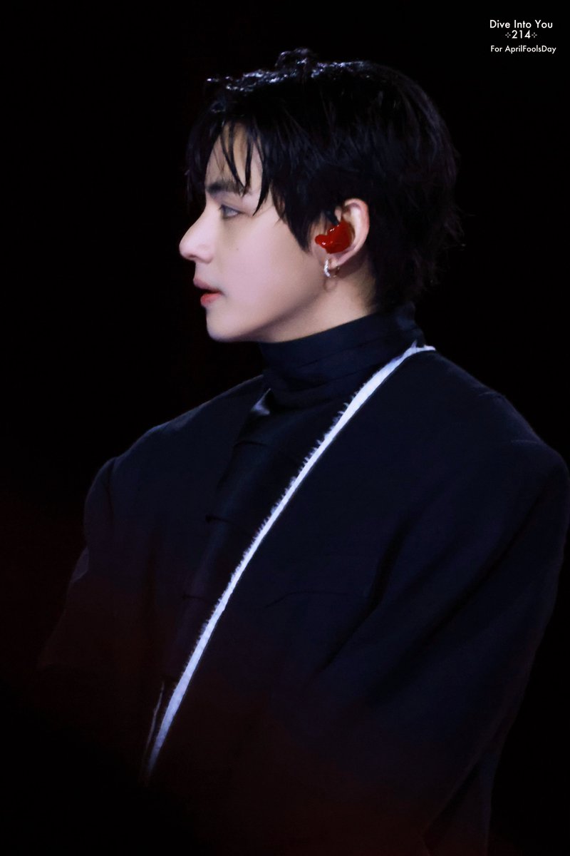 𝗗𝗶𝘃𝗲 𝗜𝗻𝘁𝗼 𝗬𝗼𝘂 tweet media