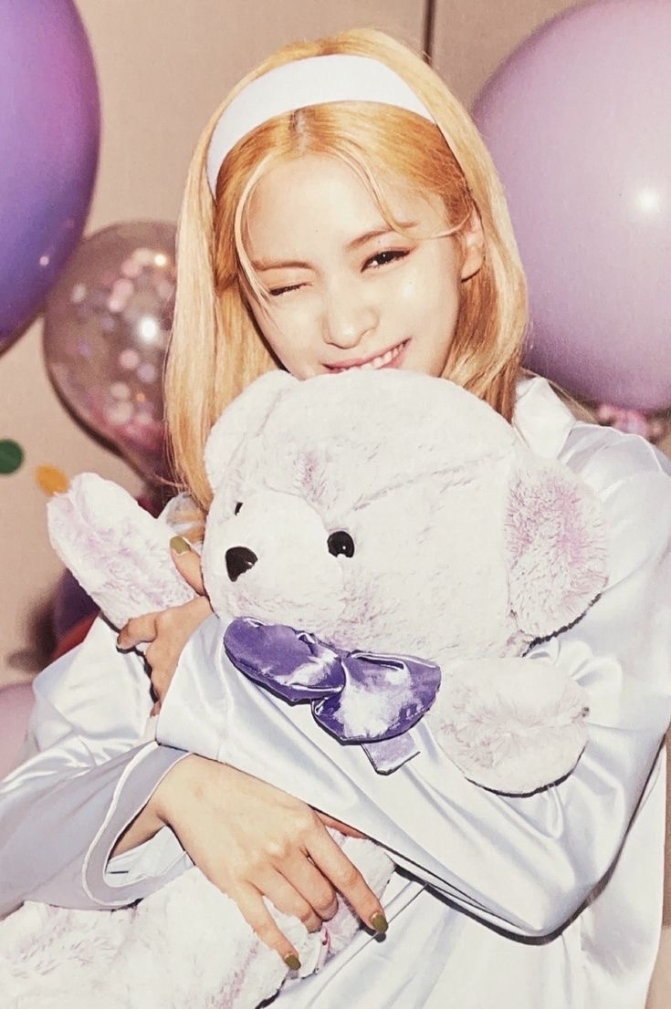 ITZY BASE tweet media