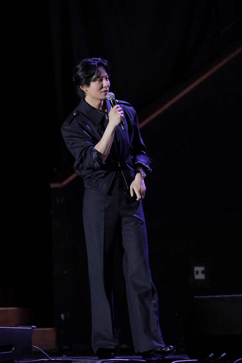 girl who eat carrots 🥕 tweet media