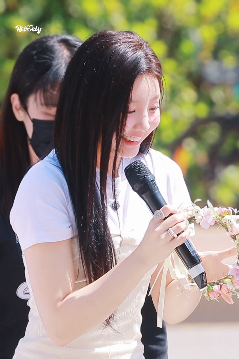 𝐑𝐞𝐢𝐯𝐞𝐥𝐲 tweet media