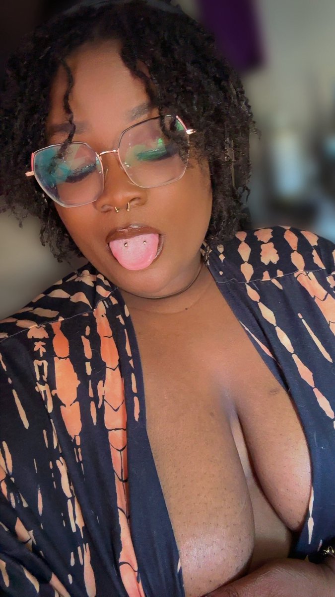 This is what my morning KiK viewers got to see on accident 🤭

See yall in 3 hours lol