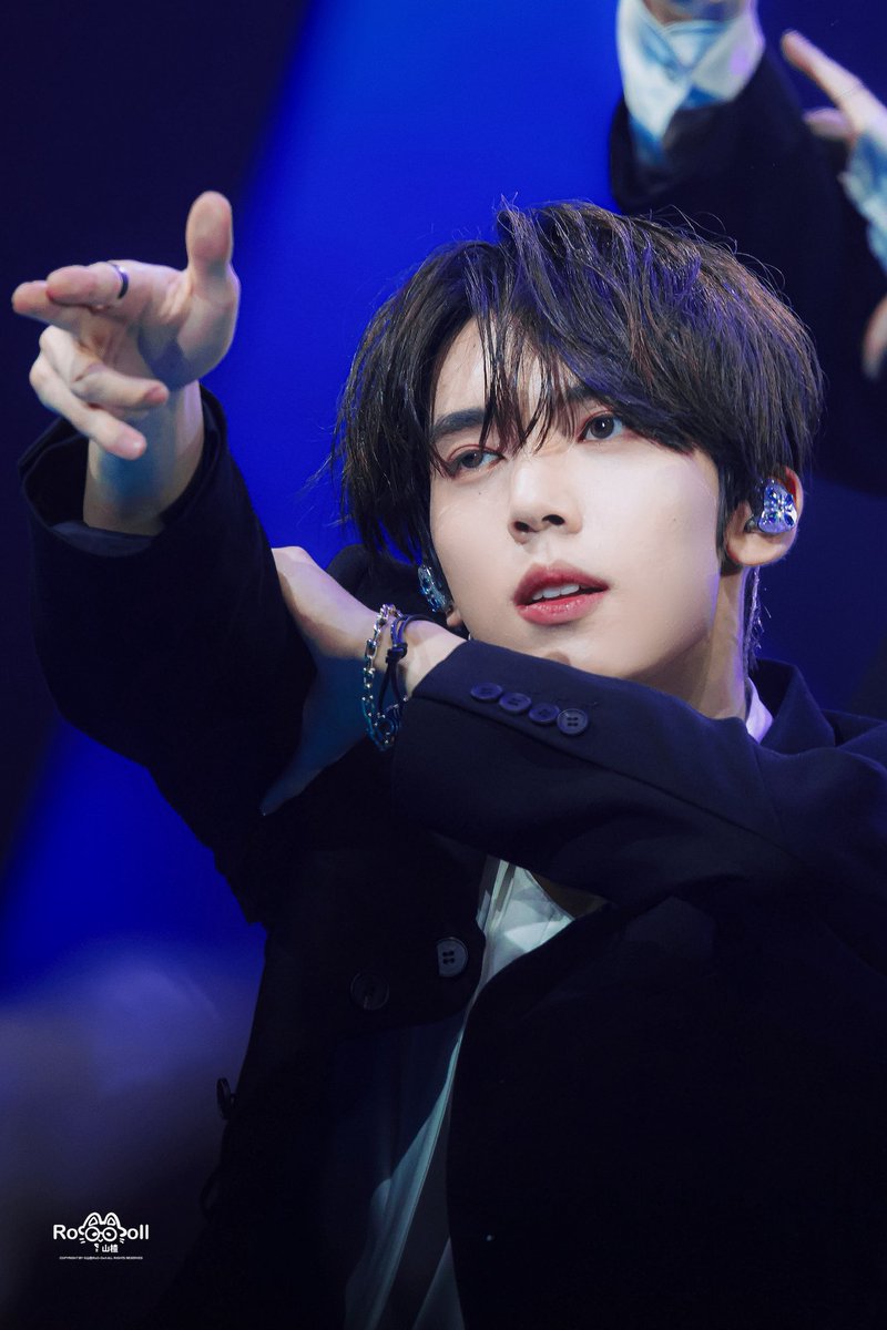20250927 MUSIC BANK IN LISBON

#AprilFoolsDay  #HANYUJIN #한유진 #ハンユジン #韩维辰