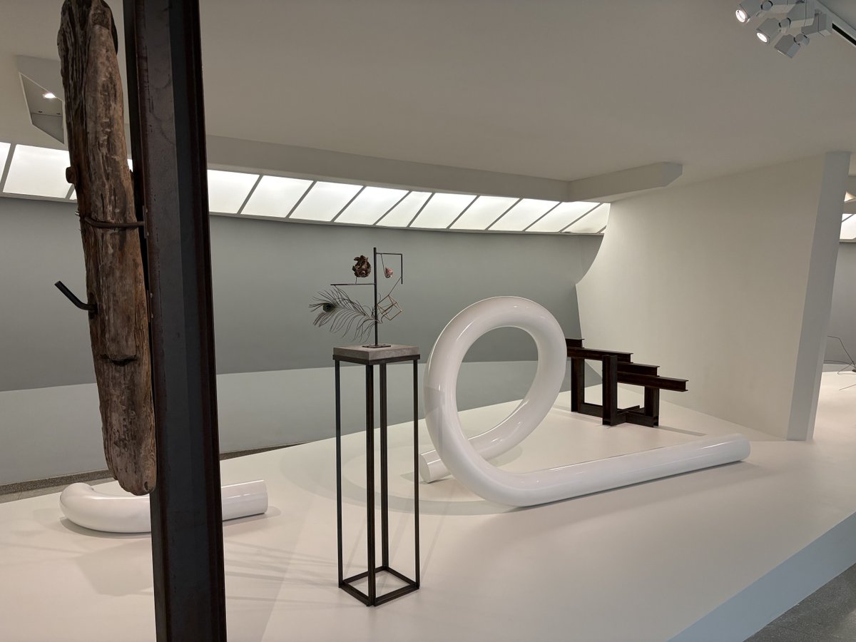 ORGrimsson's tweet image. The entire ⁦@Guggenheim⁩ #NewYork devoted to the works of Carol Bove; still working in the city. The modern #American creativity and art scene.