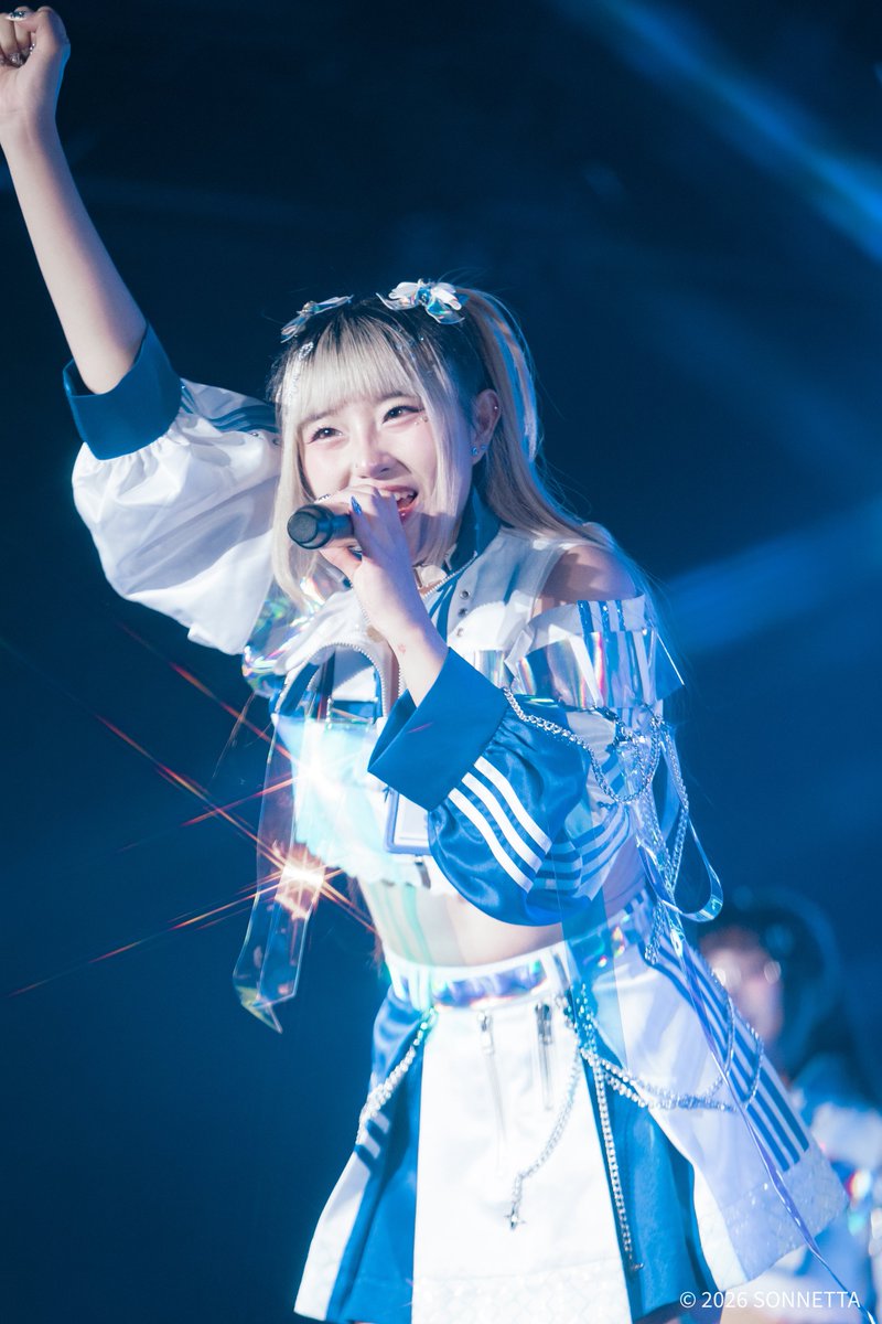 เดินตามความฝันมา 6 ปีแล้วนะ 🥺 ไม่เคยเสียใจสักวันเลยที่มาเป็น idol น่ะ มีความสุขทุกครั้งที่ได้ขึ้นเวทีเลย คิดทุกวันเลยนะ ว่าสักวันนึงจะเป็นวันของเรา คิดแบบนี้มาตลอด 6 ปีเลยรู้มั้ย ถึงจะมีช่วงที่ลองหยุดพัก ไปใช้ชีวิต แต่ก็หยุดคิดถึงการเป็นไอดอลไม่ได้เลย รักมาก ๆ จริง ๆ 🤍