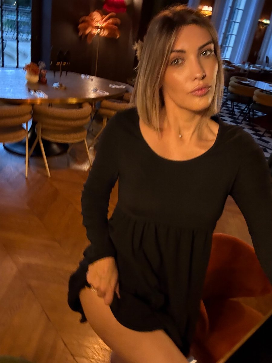 ✨ E M I L I E ✨ tweet media