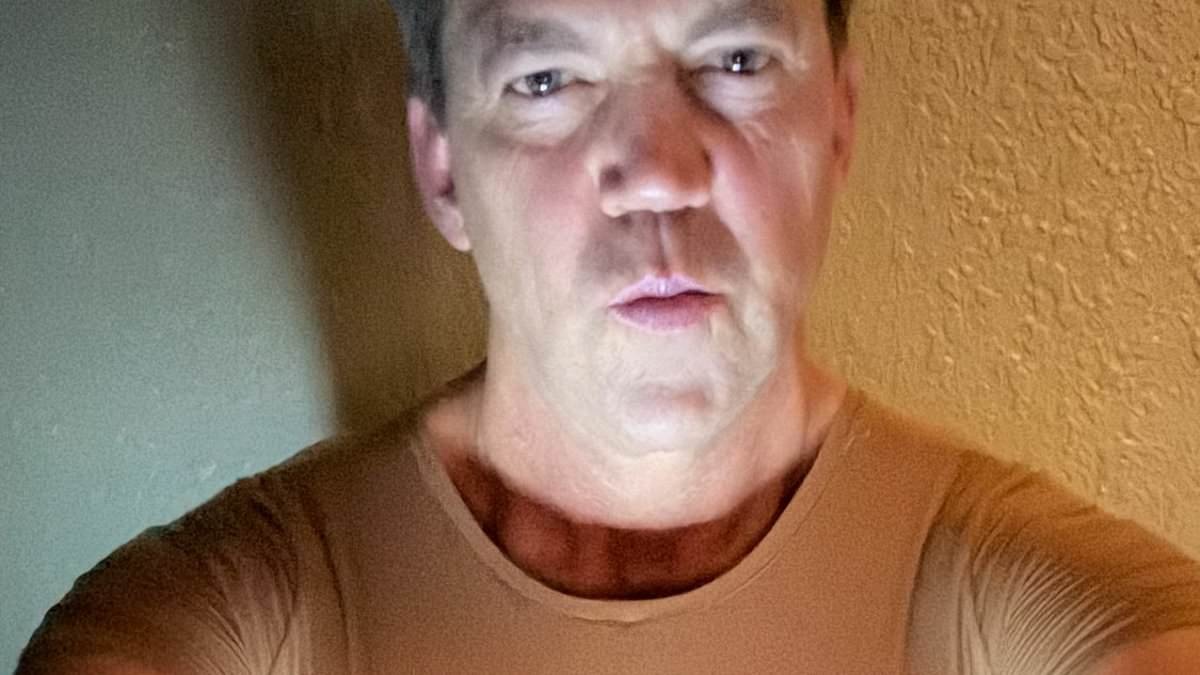 DailyMail's tweet image. Secret double life of Kristi Noem's crossdressing husband Bryon: The pouting 'busty bimbo' photos and trove of explicit messages trib.al/49BjVFU