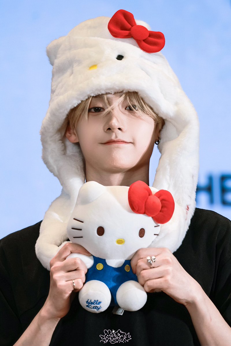 kinder joy tweet media