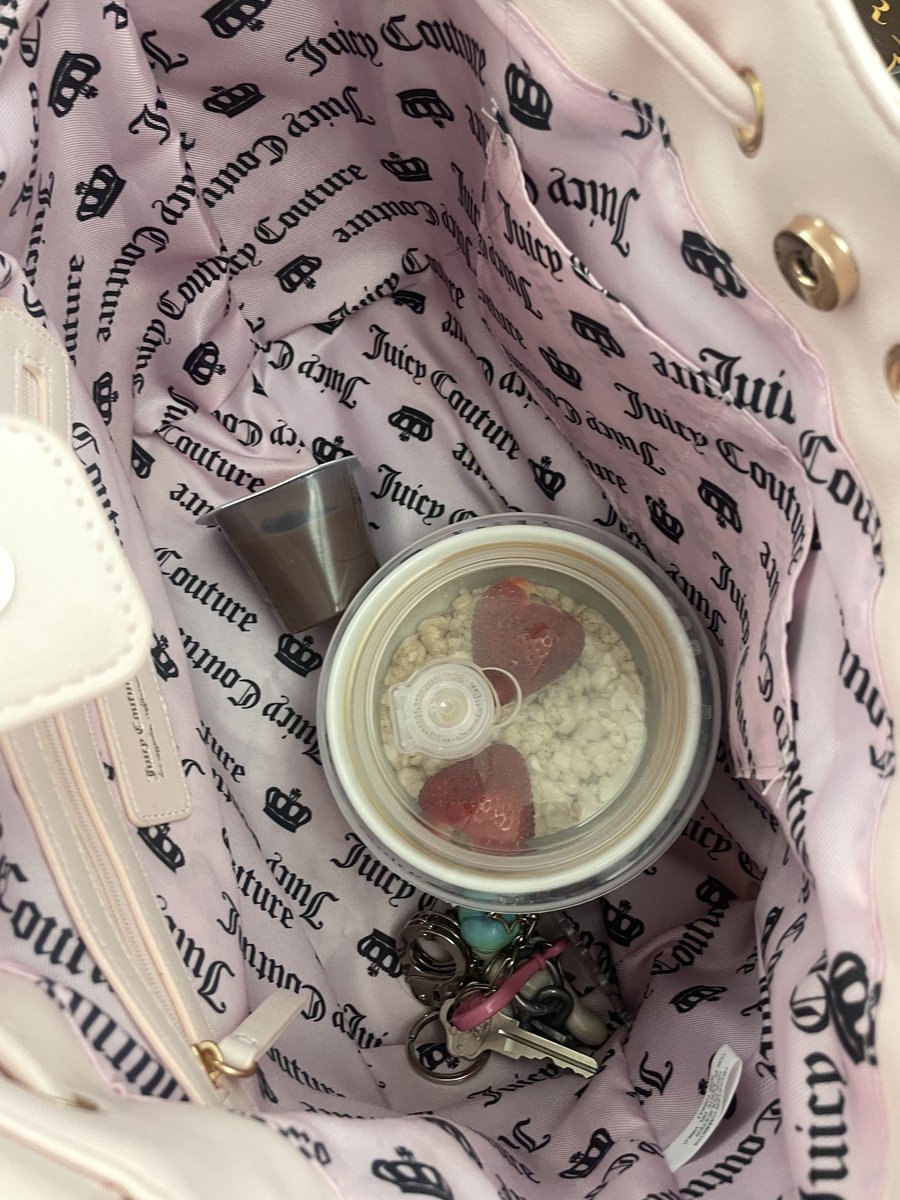 eepigirl's tweet photo. work bag https://t.co/4BV1DxQeA3