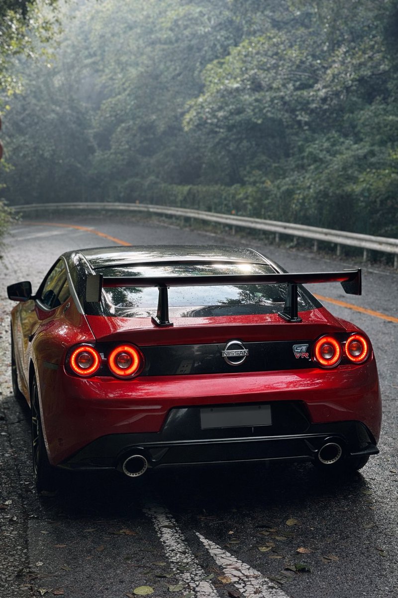 norisprz34's tweet photo. なんとフェアレディZ ver.GT-R出るみたいです😳✨

3.8L V型6気筒、VR38型ツインターボエンジンのVR38DETTを搭載✨
駆動システムにアテーサE-TSも採用✨

発売が待ち遠しいね🤗✨笑

#エイプリルフール https://t.co/qdLunhaIPW