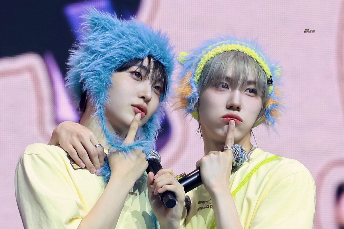 𝙛𝙡𝙖𝙧𝙚 tweet media