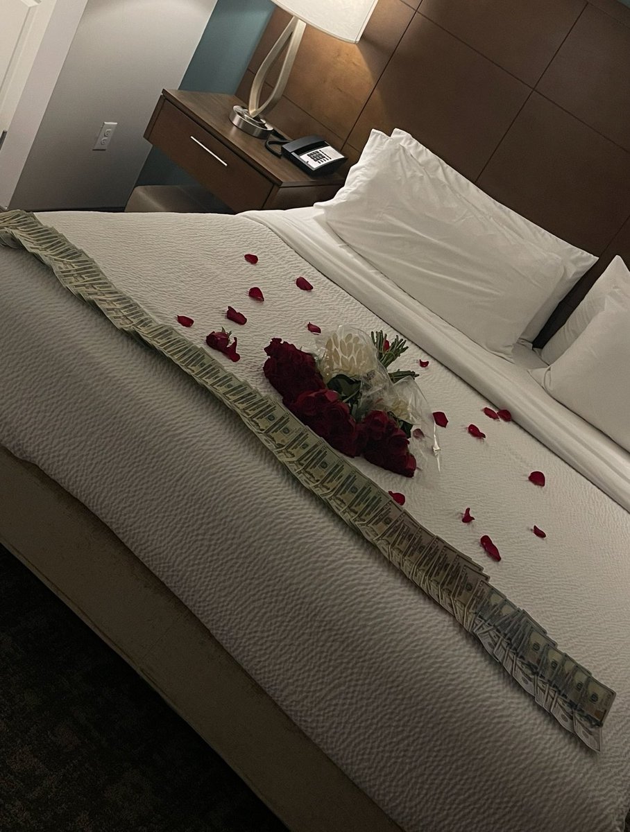 my lil hood nigga tried😩 talk to y’all Sunday sisterss