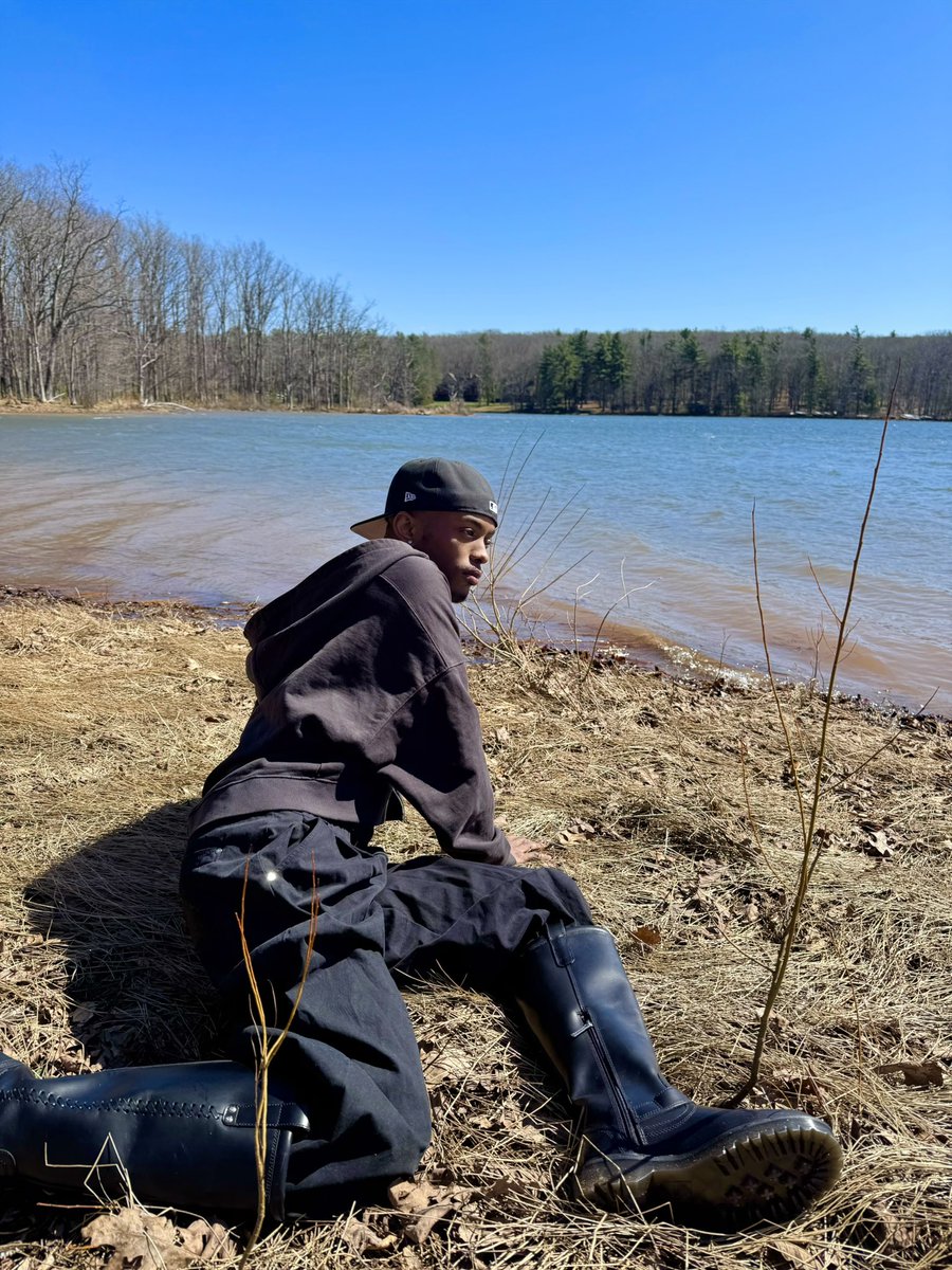 ɥʇıuuıʞ tweet media