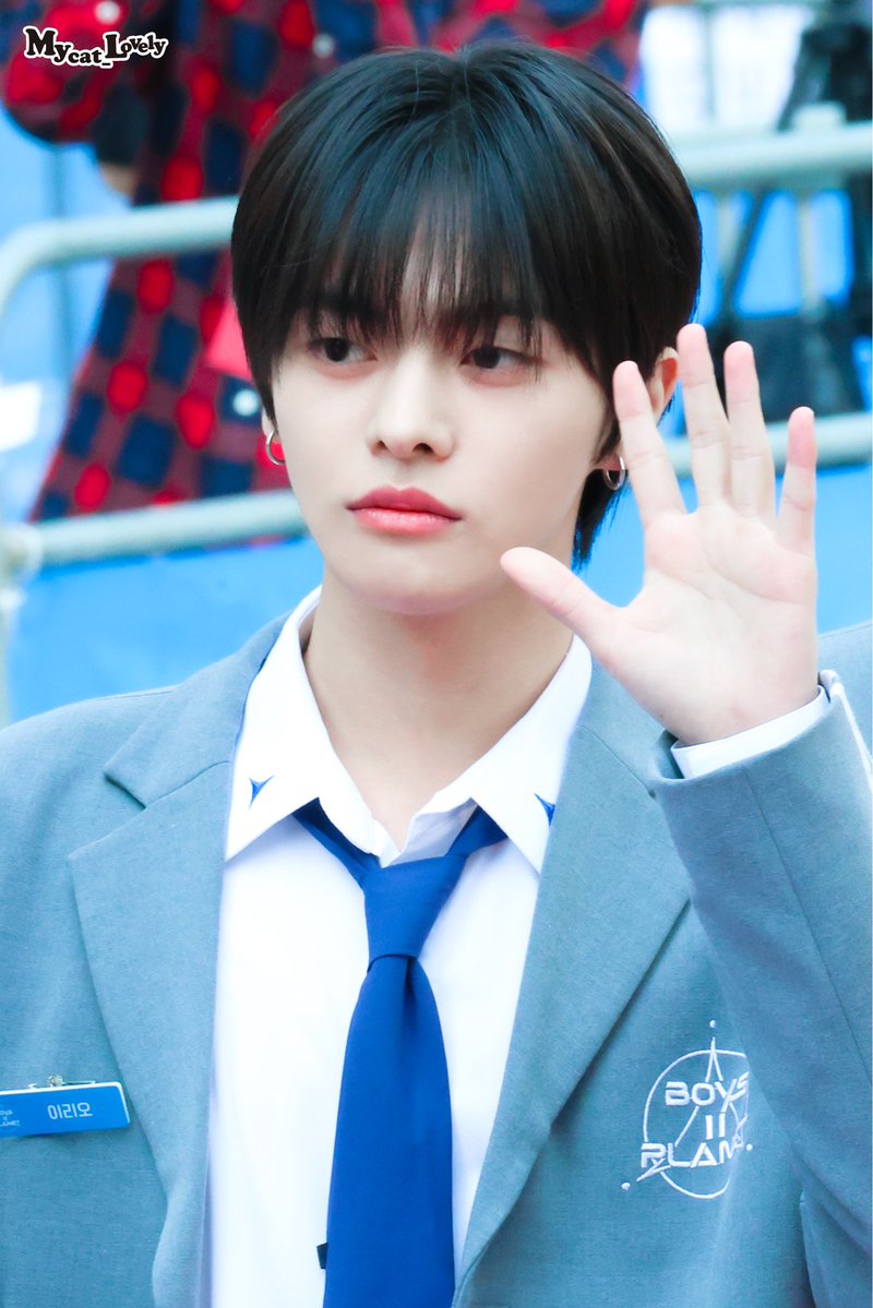 먕이ฅ tweet media