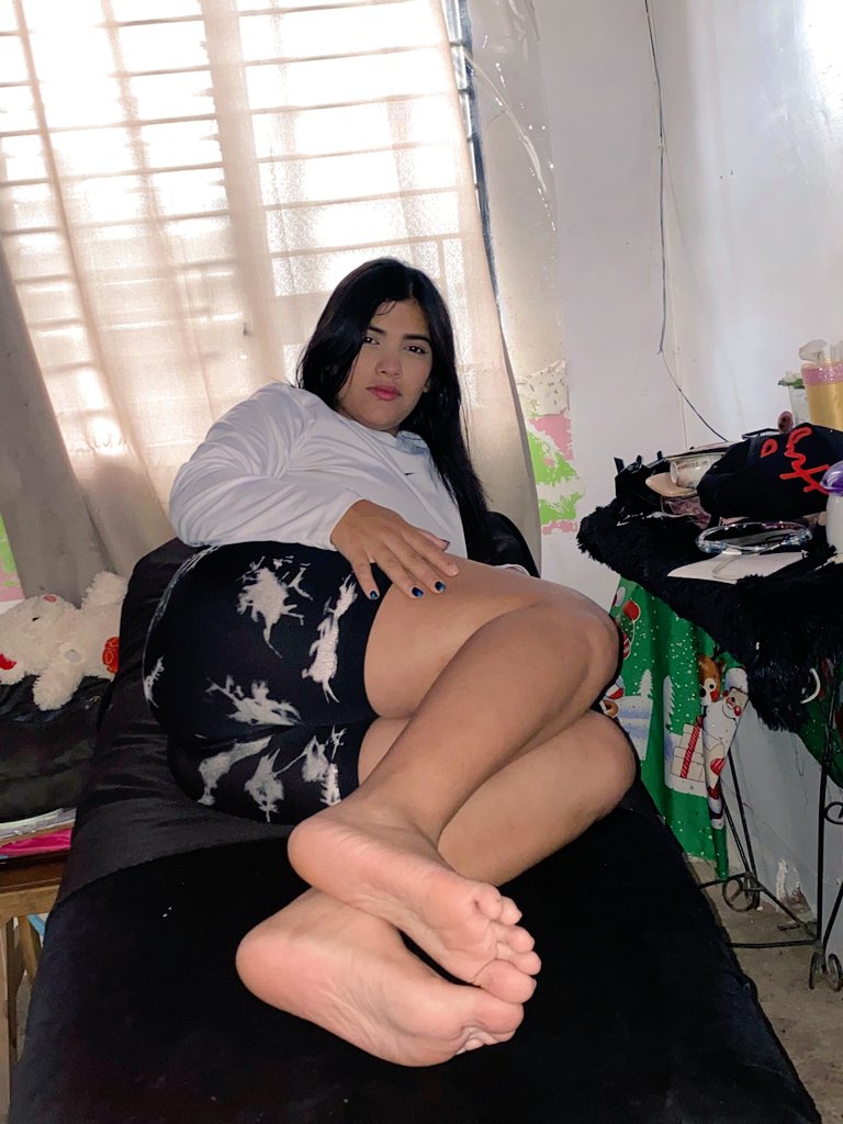 antonella_feet tweet media