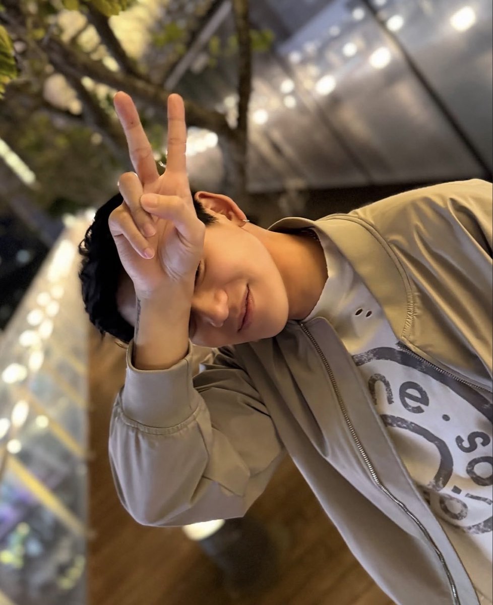 Lucas Base tweet media