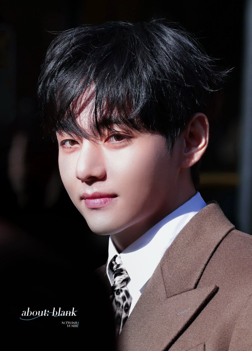 about: blank tweet media