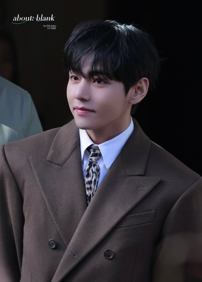 about: blank tweet media