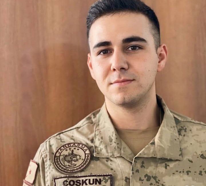 J.Uzm.Çvş Volkan Umut Coşkun

Aziz ruhun şâd olsun kardeş, unutmadık.