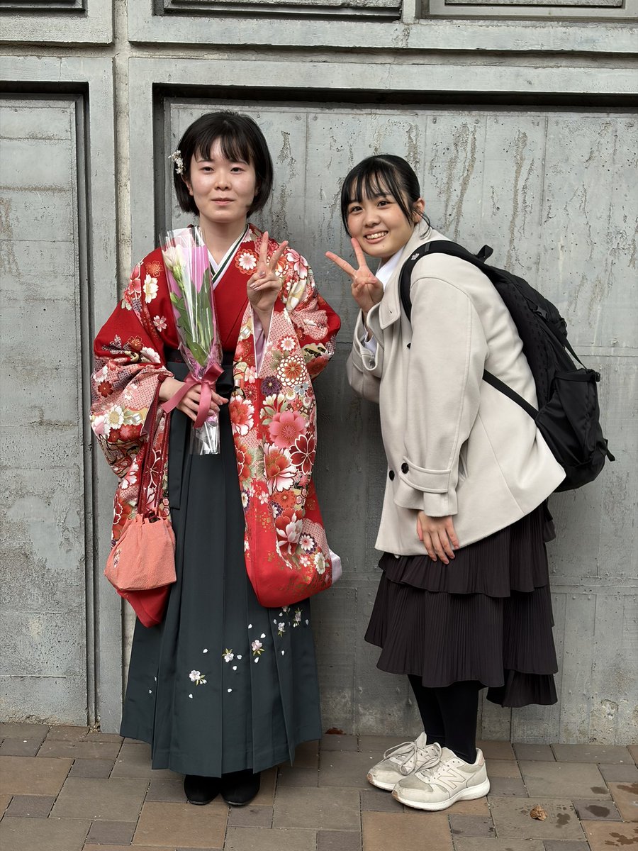 official_medlab's tweet photo. 3/25 九州工業大学学位授与式
本研究では、学部生3名、院生7名が卒業・修了しました！！

長い学生生活共に過ごした仲間とお別れし、一人一人が新たな旅へと旅立ちます。
研究生活の中で培ったことを存分活かして下さい👍

卒業生2名は本研究室で博士前期課程に進学します。
また共に頑張りましょう https://t.co/hg51tzFU36