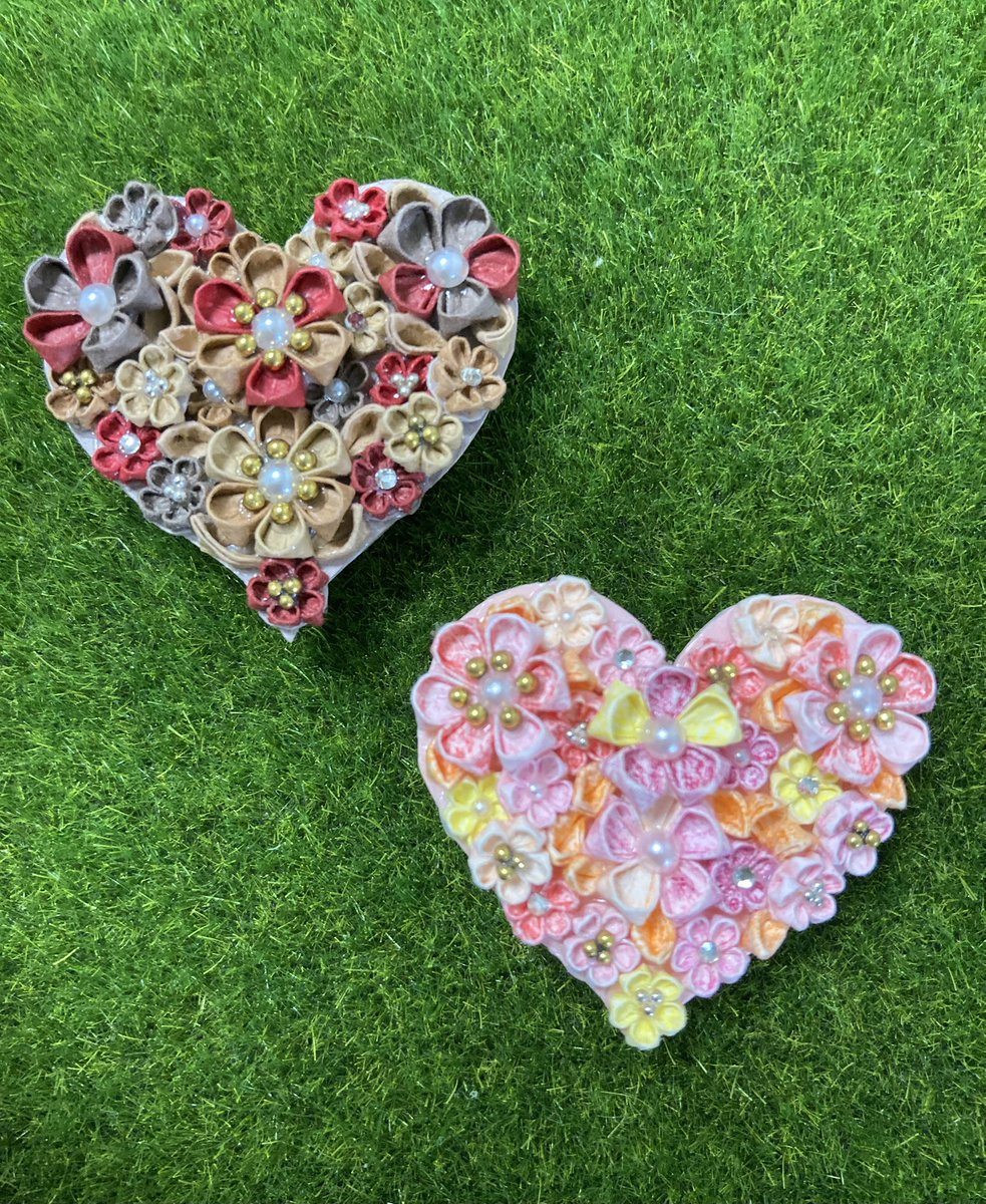 su08_19's tweet photo. ハートマグネット♡

ピンク系の方は白い折り紙に色鉛筆で着色したものになります✨

こちらは
マグネットへ加工済みです。

気になる方は
コメント、DM
お待ちしております🥰

#折り紙でつまみ細工 #折り紙 #つまみ細工 #ハンドメイド #ハート https://t.co/feDGarQDSj