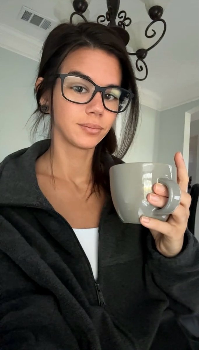 Sarah Sizzle tweet media