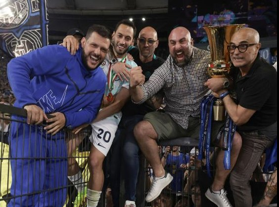 Il Vate di Cascais tweet media