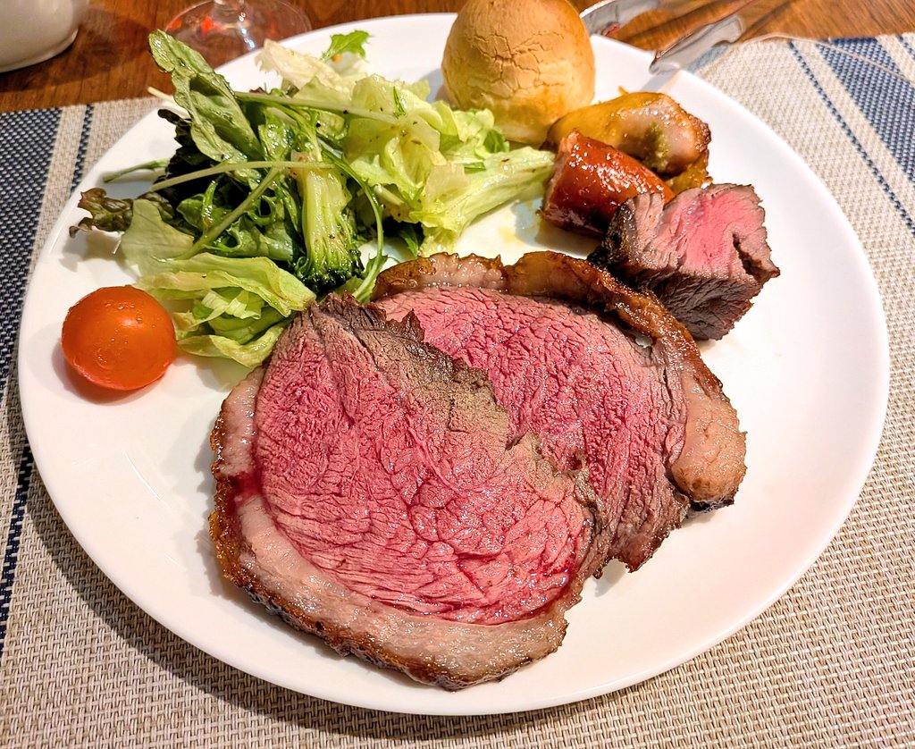 TLがBBQだらけなので最近（昨日）食べたお肉を🍖
赤身肉は飲み物。ヘルシーで痩せちゃう（…）